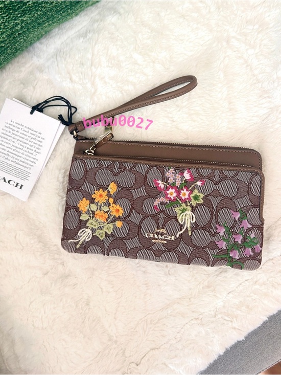 Coach Handbags - NWT🥀Coach Double Zip Wristlet
In Signature Jacquard With Floral Embroidery CEF63